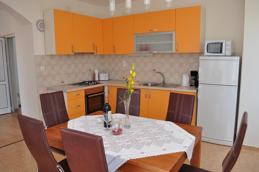 Apartmani Galeb Biograd Na Moru Ngoại thất bức ảnh